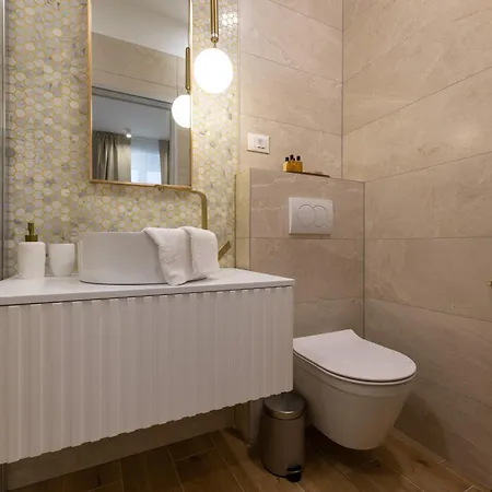 Palace Luxury Apartamento *