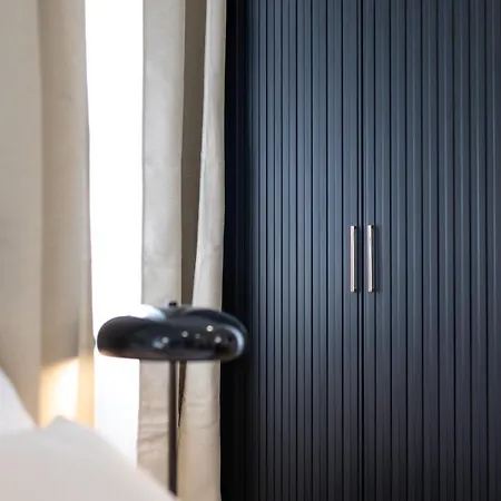 Palace Luxury Apartment *